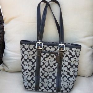 Coach Hampton Signature Tote F12645